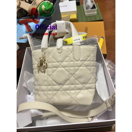 qiqiyg.com  Whatsapp...