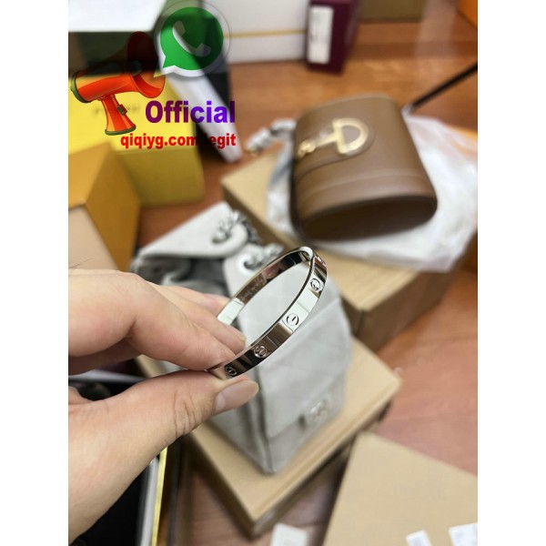 qiqiyg.com  Whatsapp:+8619859551206 Fornecedor legítimo da China para vestuário e acessórios por grosso QIQI084